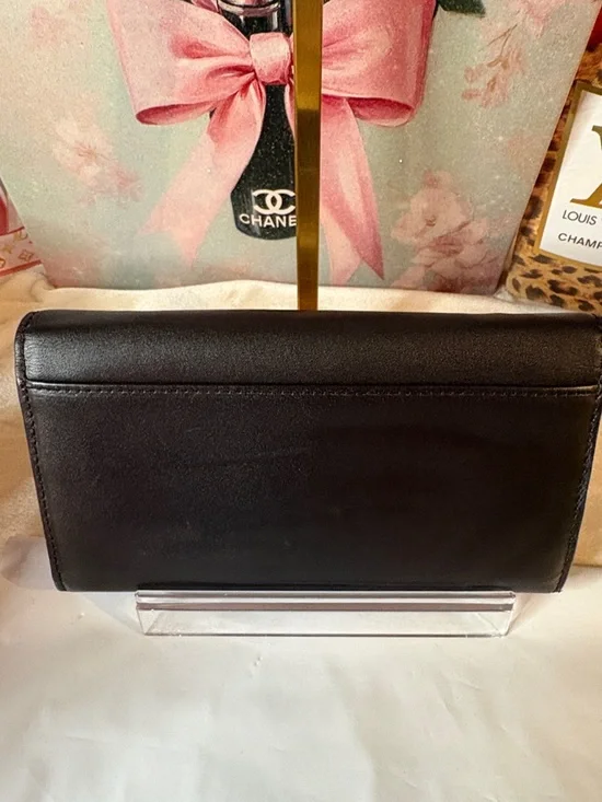 Henri Bendel Black Leather Continental Wallet with Gold Plate Accent - Picture 9 of 9
